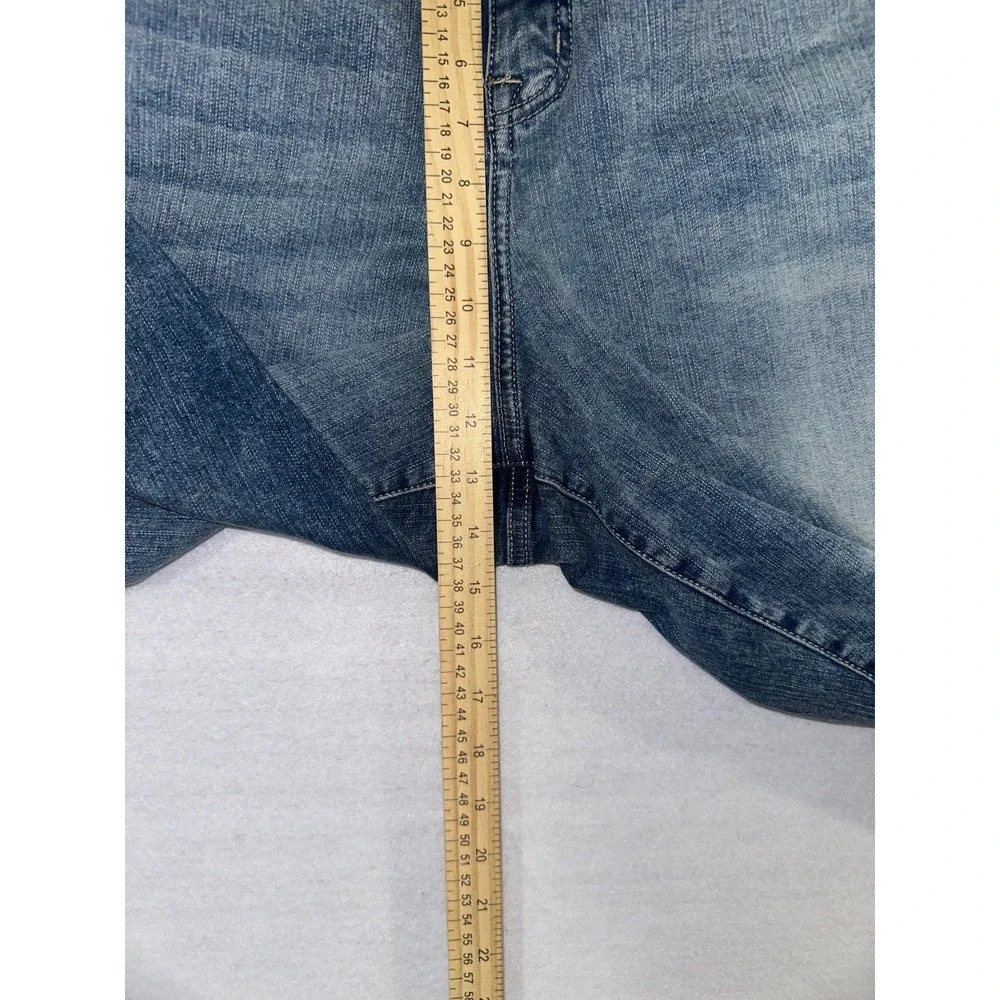Torrid Crop Boyfriend Vintage Stretch Mid Rise Women'sβ Distressed Jeans Size 26 - Picture 4 of 9